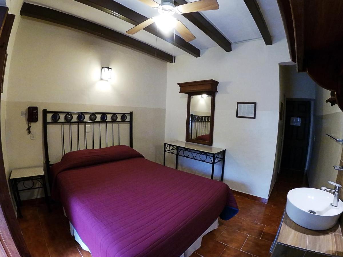 Hotel El Carmen, モレリア エクステリア 写真