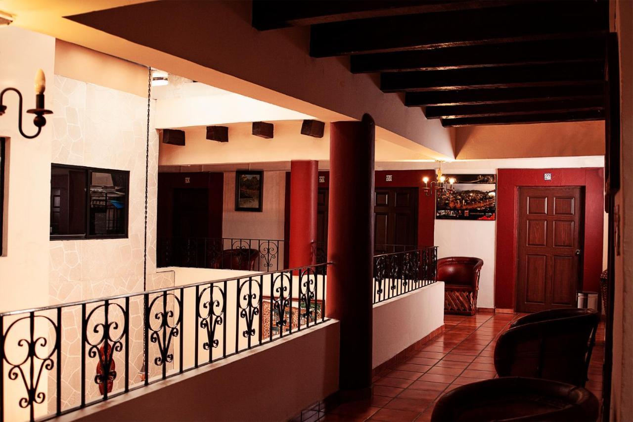 Hotel El Carmen, モレリア エクステリア 写真