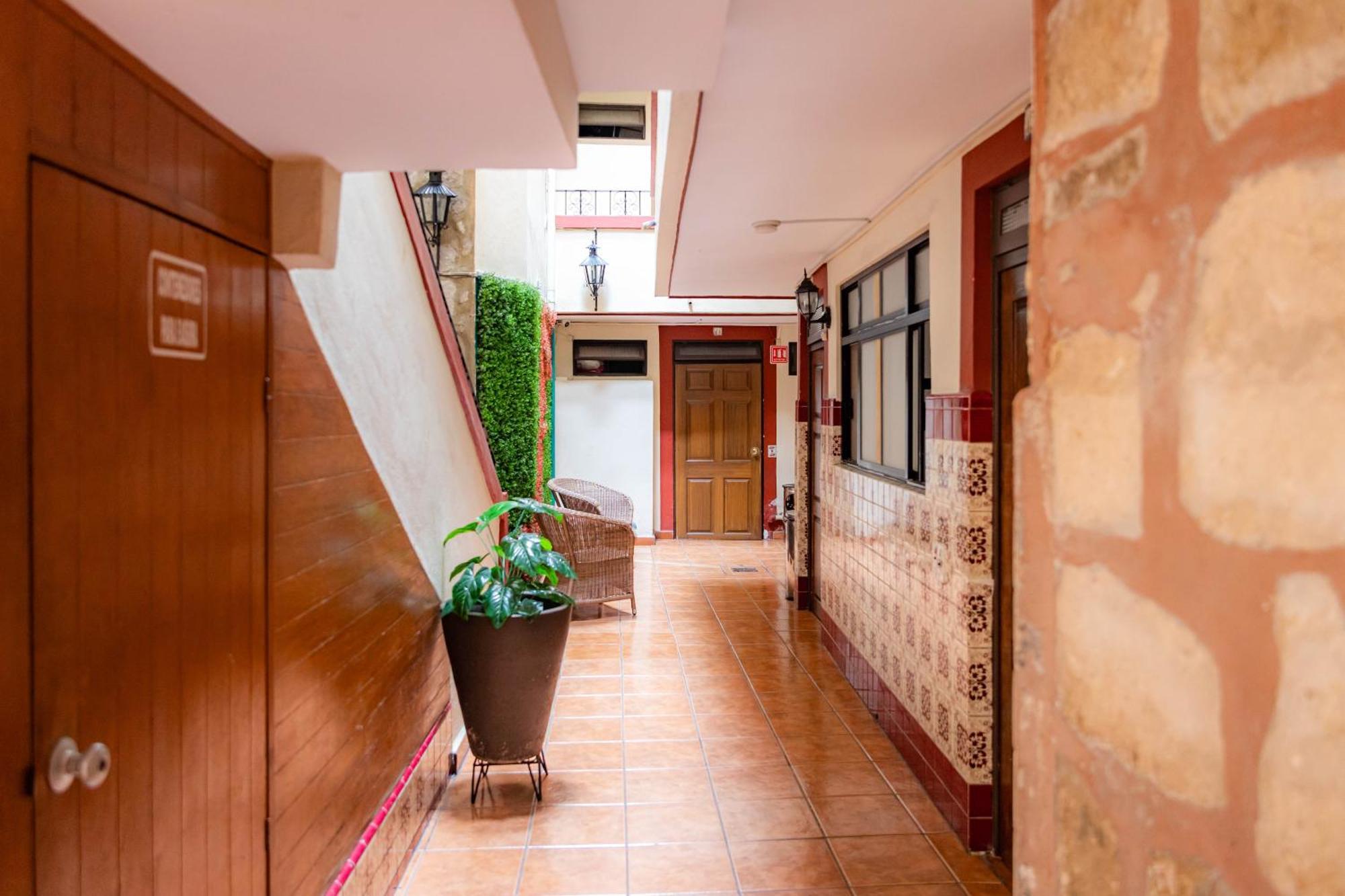 Hotel El Carmen, モレリア エクステリア 写真
