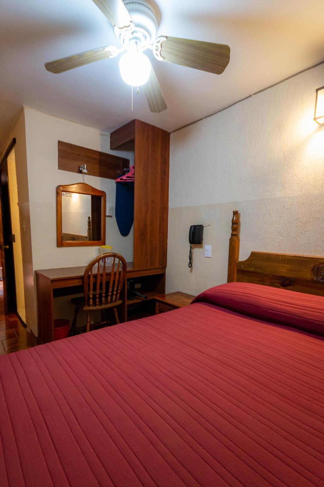 Hotel El Carmen, モレリア エクステリア 写真